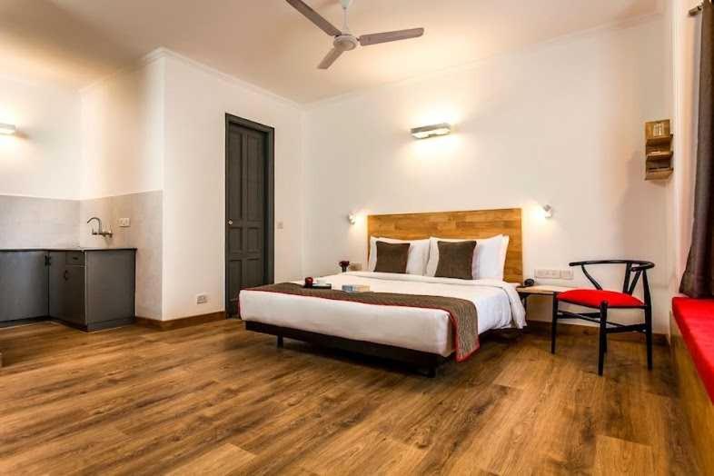 Hotel O Ocean Plaza Нью-Дели Экстерьер фото