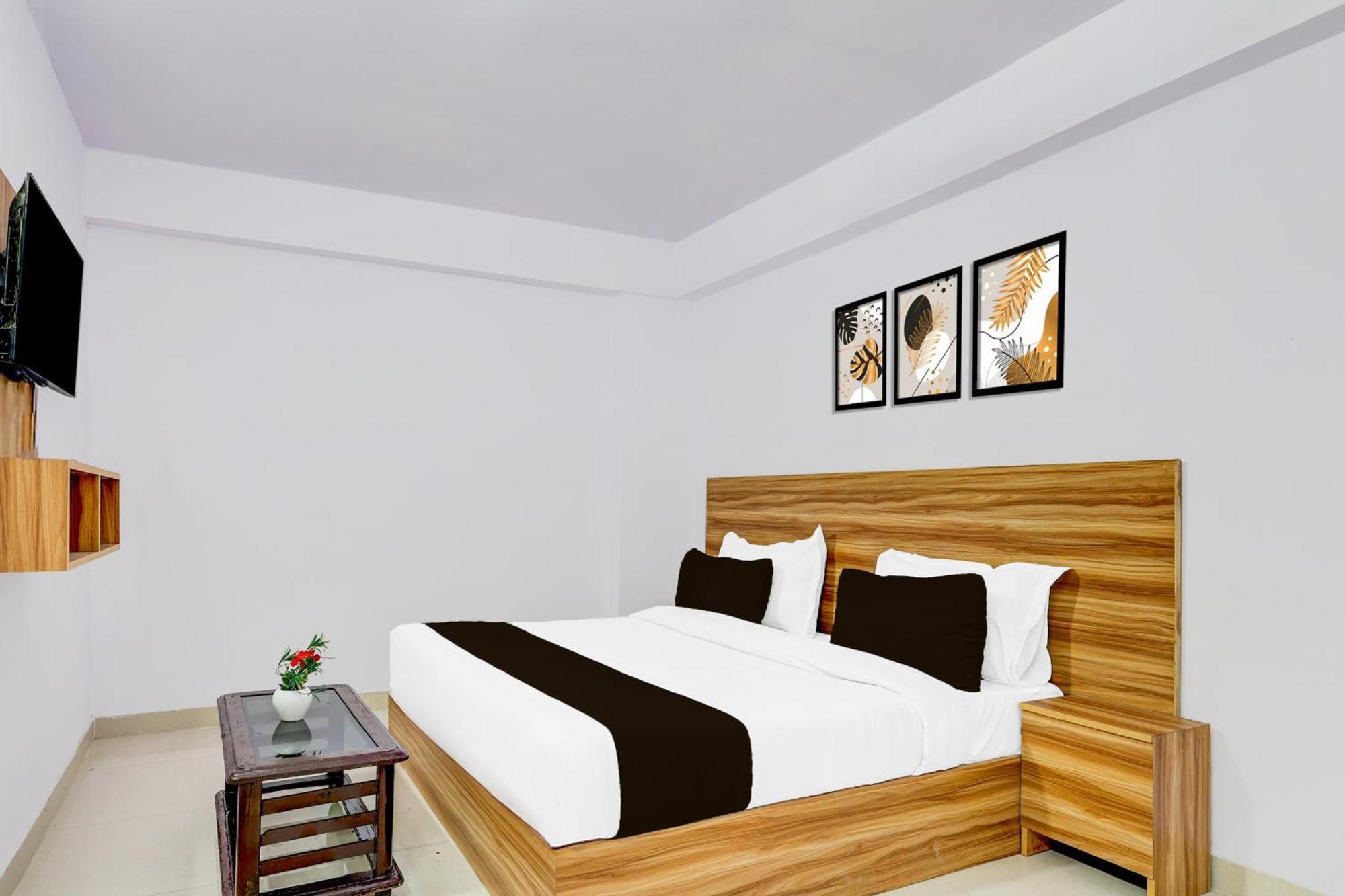 Hotel O Ocean Plaza Нью-Дели Экстерьер фото