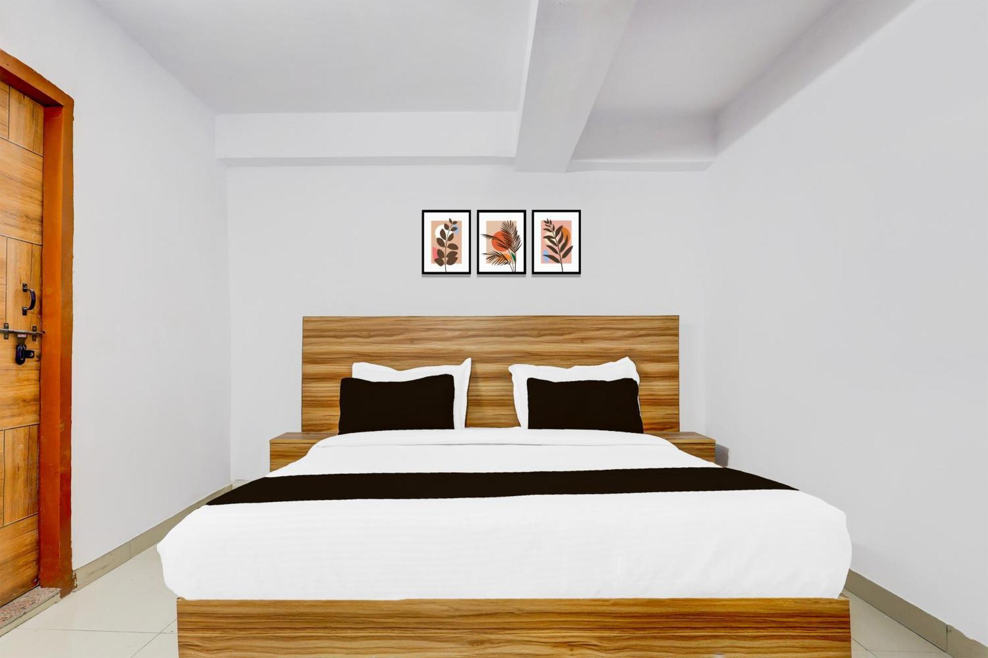 Hotel O Ocean Plaza Нью-Дели Экстерьер фото