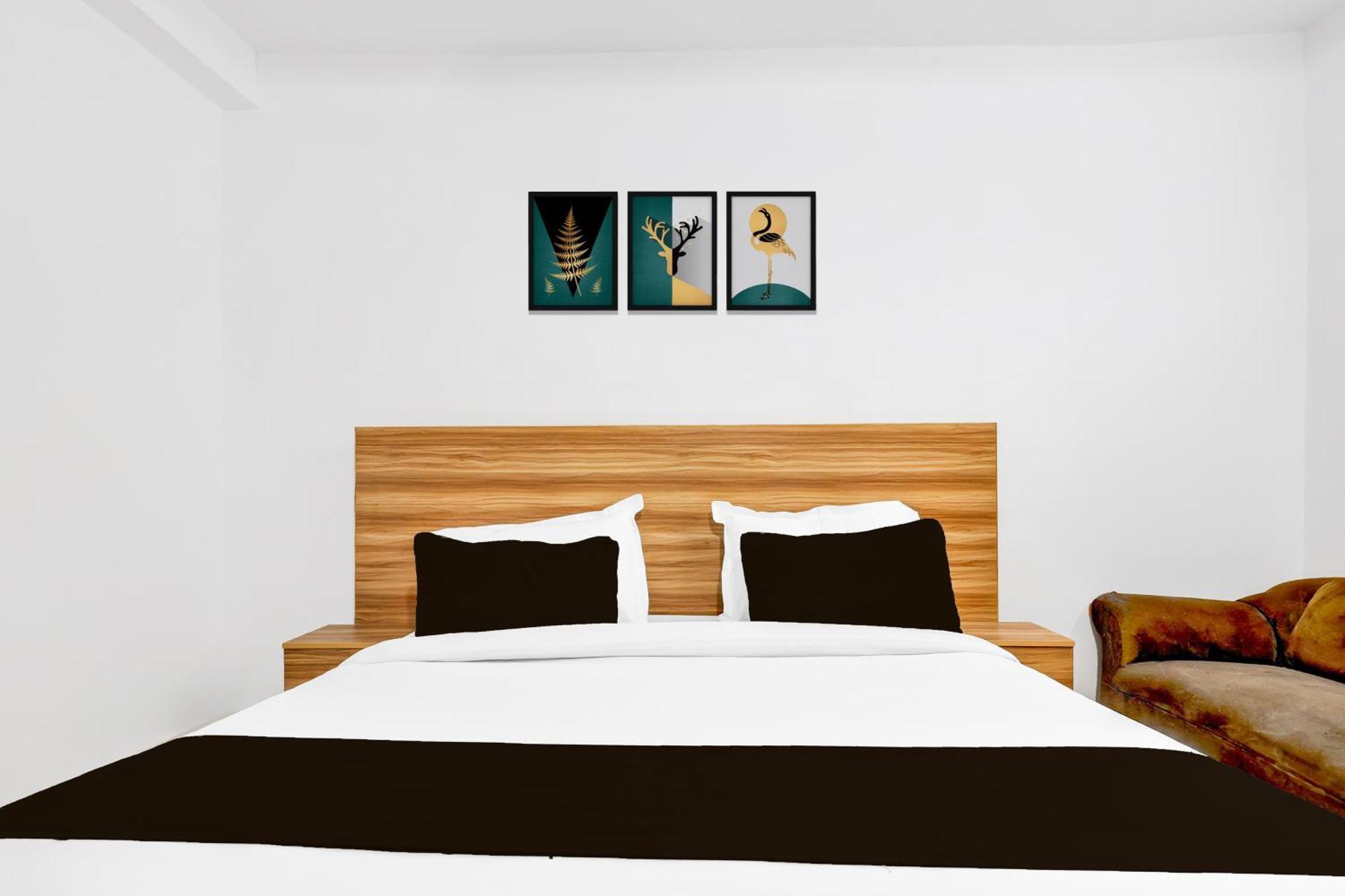 Hotel O Ocean Plaza Нью-Дели Экстерьер фото